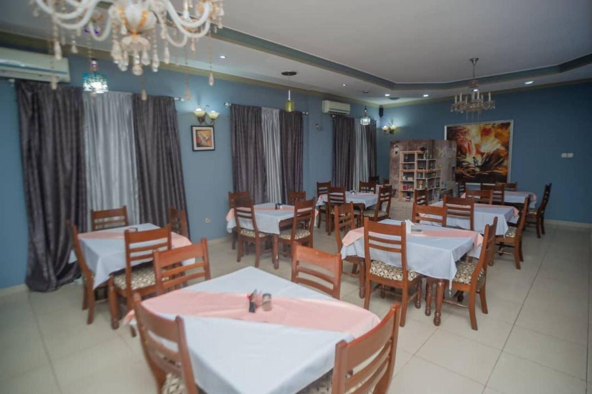 Room In Bb - Extra-Large Room, Free Breakfast Lubumbashi Exterior photo